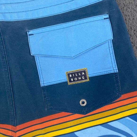 Billabong Lo Tides Board Shorts size 28 (30 Meas) Stretch Comfort Skater Surf - Picture 11 of 11